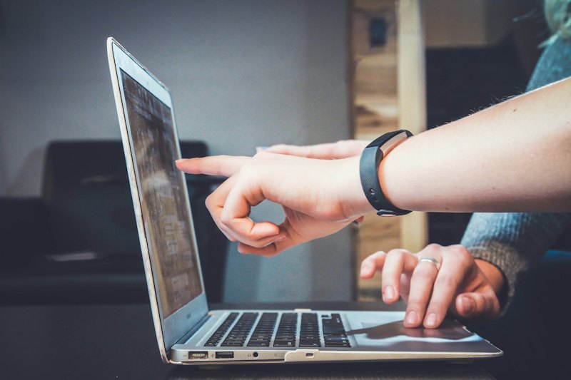 Learning online on a laptop